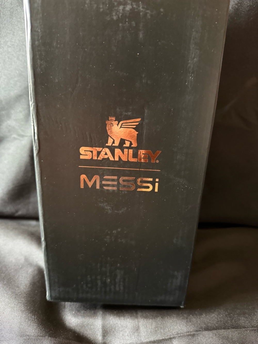 New Stanley 40oz Black and Gold Special MESSI Edition Tumbler with Flip Top - Picture 9 of 11